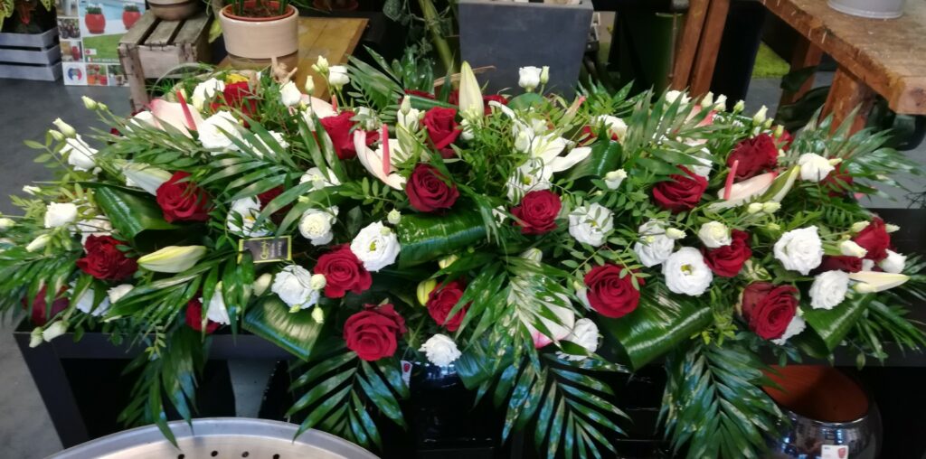 Dessus de cercueil fleurs