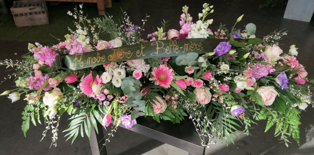 Dessus de cercueil fleurs